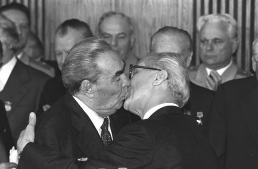 Brezsnyev és Honecker (1979). Akár ifj. Kenderes vizsgamunkája is lehetett volna.
